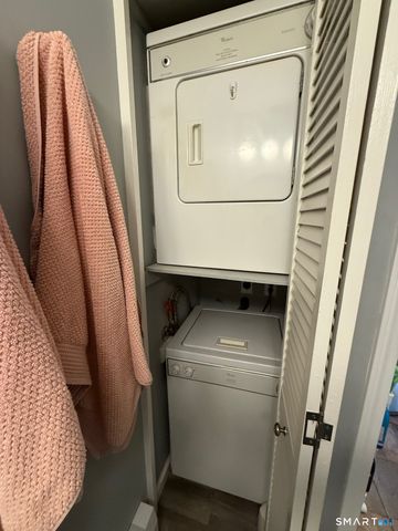 364 Foxwood Lane 364, Milford, CT 06461