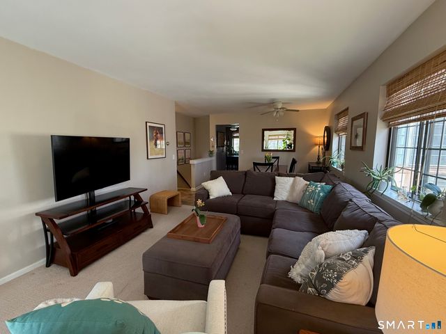 364 Foxwood Lane 364, Milford, CT 06461