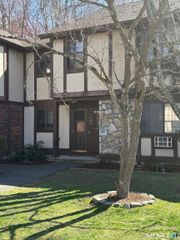 364 Foxwood Lane 364, Milford, CT 06461