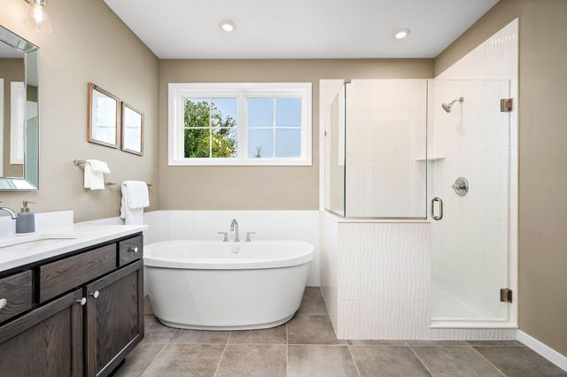 13728 Enfield Avenue, Hugo, MN 55038
