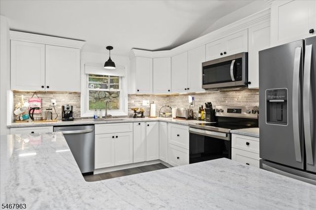 8 Lake View Dr S., Vernon Twp., NJ 07419