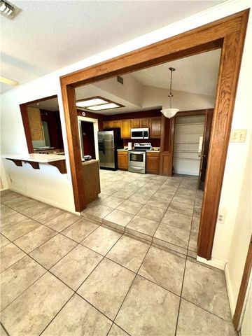 3849 Silver Creek Dr, Corpus Christi, TX 78410