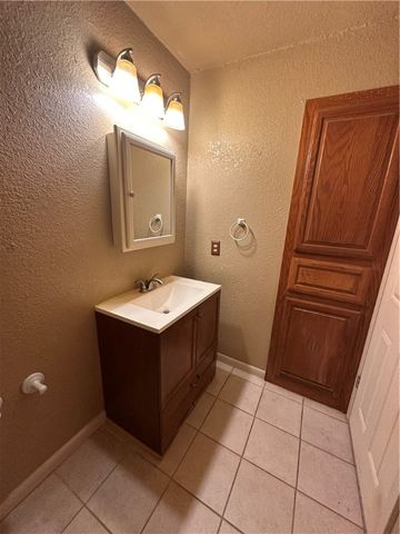 3849 Silver Creek Dr, Corpus Christi, TX 78410