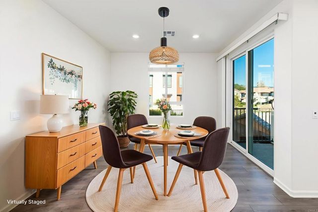 953 Radcliffe Trail, Vista, CA 92081