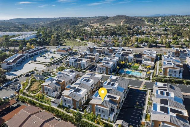 953 Radcliffe Trail, Vista, CA 92081