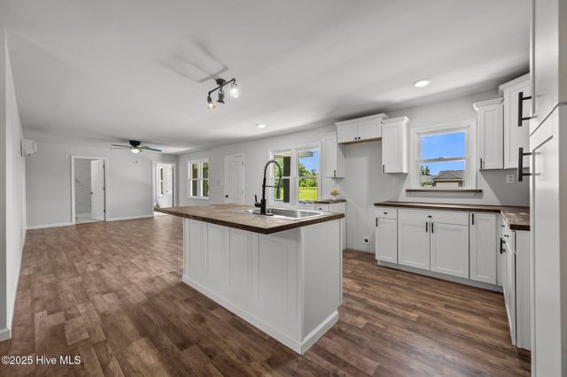 1496 Kellum Loop Road, Jacksonville, NC 28546