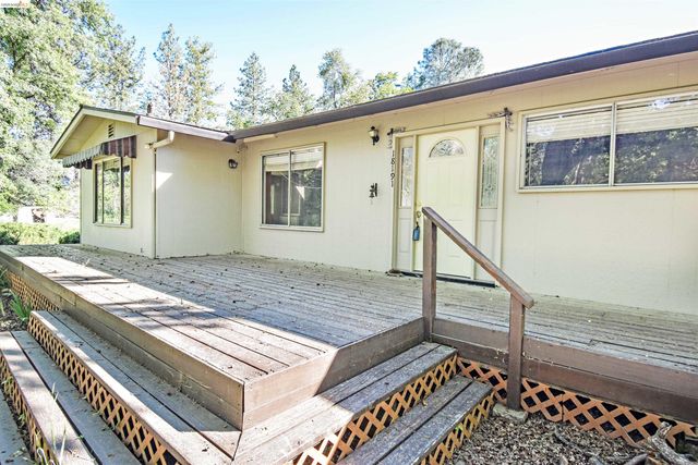 18191 Woodham Carne Rd, Sonora, CA 95370