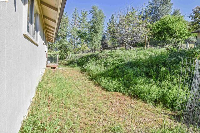 18191 Woodham Carne Rd, Sonora, CA 95370