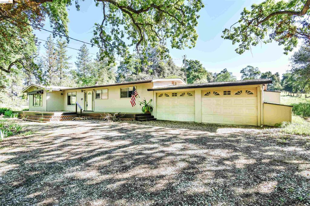 18191 Woodham Carne Rd, Sonora, CA 95370