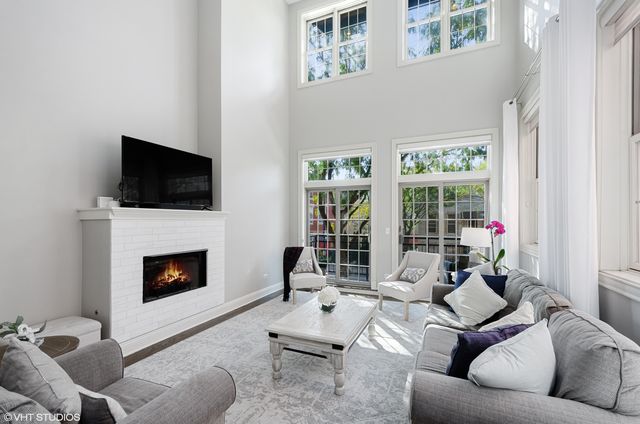 2222 W ARMITAGE Avenue 2E, Chicago, IL 60647