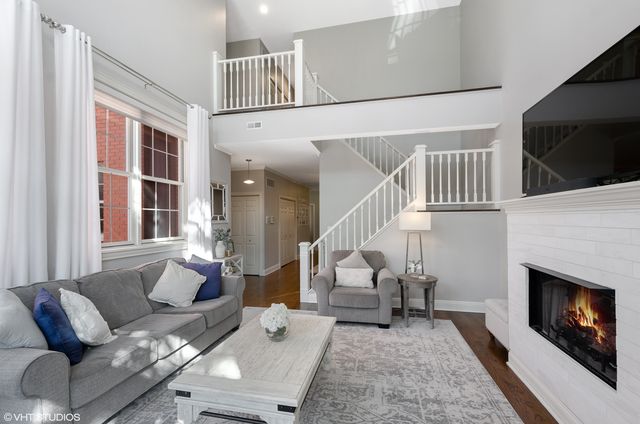 2222 W ARMITAGE Avenue 2E, Chicago, IL 60647