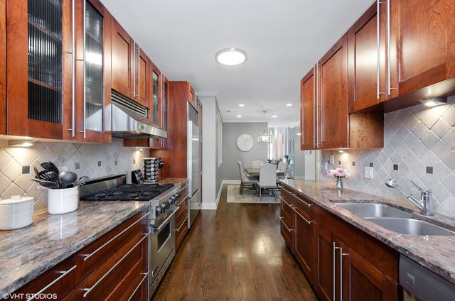 2222 W ARMITAGE Avenue 2E, Chicago, IL 60647