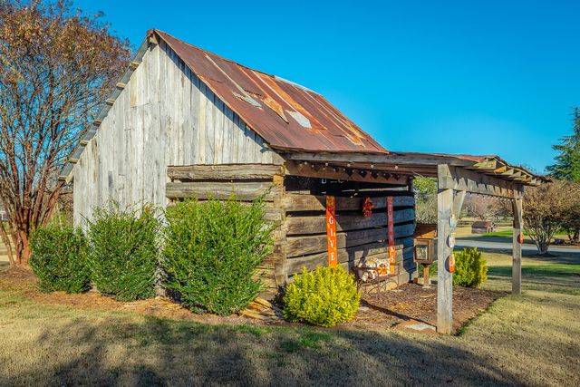 8153 Double Eagle Court, Ooltewah, TN 37363