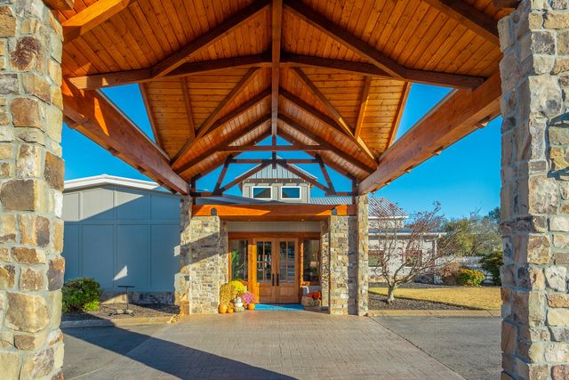 8153 Double Eagle Court, Ooltewah, TN 37363