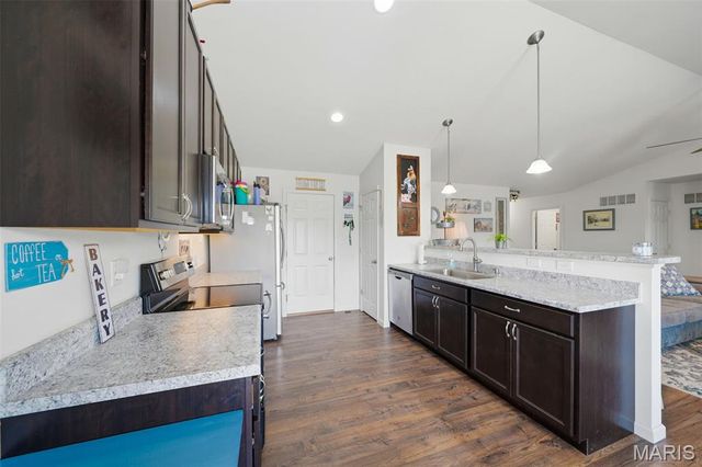 457 Timber Valley Trail, Fenton, MO 63026
