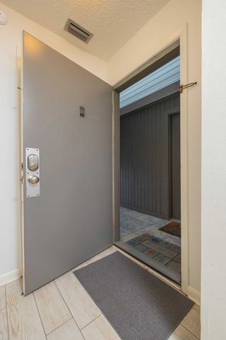 98 Village Del Lago Cir, St Augustine, FL 32080