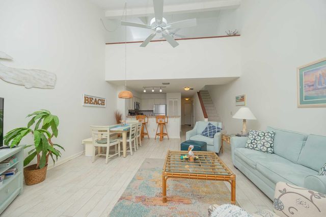 98 Village Del Lago Cir, St Augustine, FL 32080