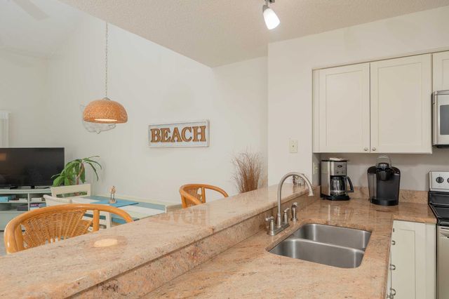 98 Village Del Lago Cir, St Augustine, FL 32080