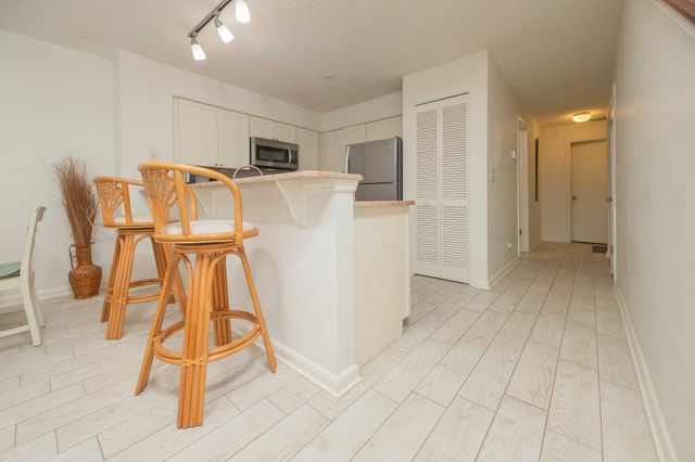 98 Village Del Lago Cir, St Augustine, FL 32080