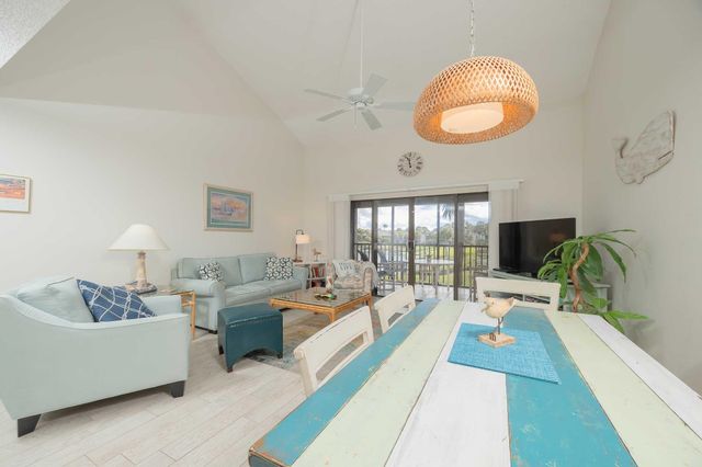 98 Village Del Lago Cir, St Augustine, FL 32080