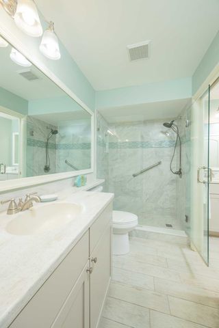 98 Village Del Lago Cir, St Augustine, FL 32080