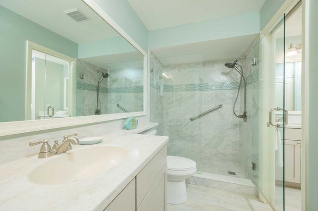 98 Village Del Lago Cir, St Augustine, FL 32080