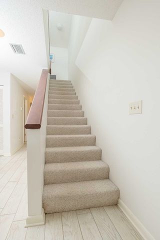 98 Village Del Lago Cir, St Augustine, FL 32080