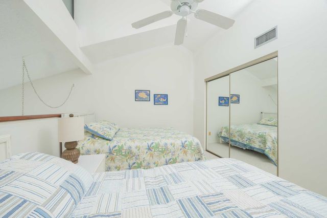 98 Village Del Lago Cir, St Augustine, FL 32080