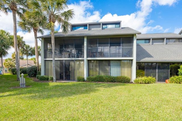 98 Village Del Lago Cir, St Augustine, FL 32080