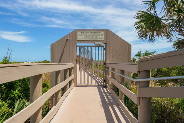 98 Village Del Lago Cir, St Augustine, FL 32080