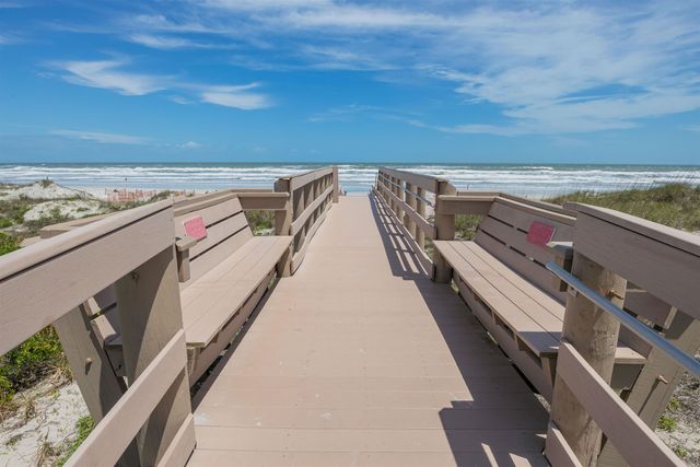 98 Village Del Lago Cir, St Augustine, FL 32080