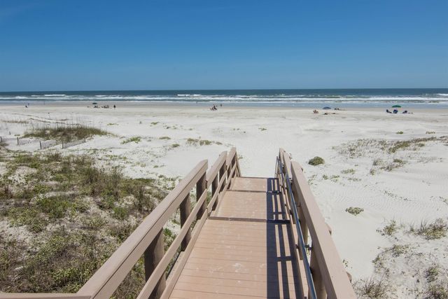 98 Village Del Lago Cir, St Augustine, FL 32080