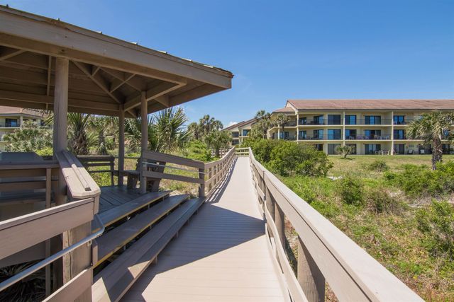 98 Village Del Lago Cir, St Augustine, FL 32080