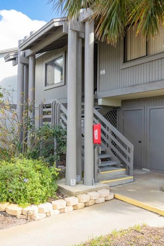 98 Village Del Lago Cir, St Augustine, FL 32080