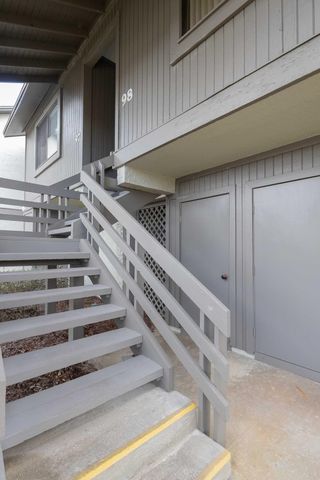 98 Village Del Lago Cir, St Augustine, FL 32080