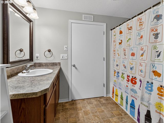 847 N DUNIWAY Rd, Lafayette, OR 97127