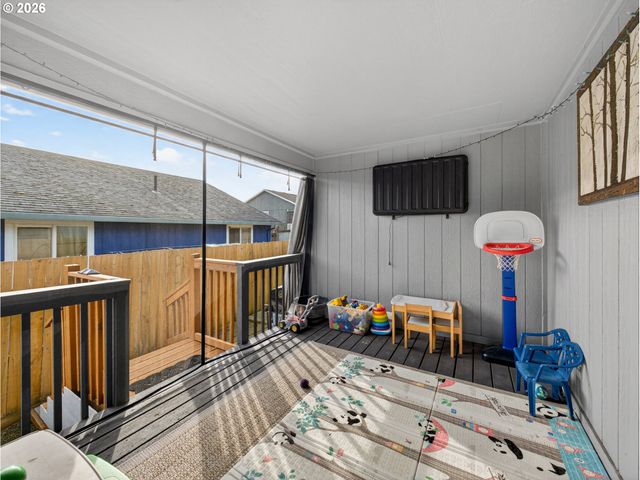 847 N DUNIWAY Rd, Lafayette, OR 97127