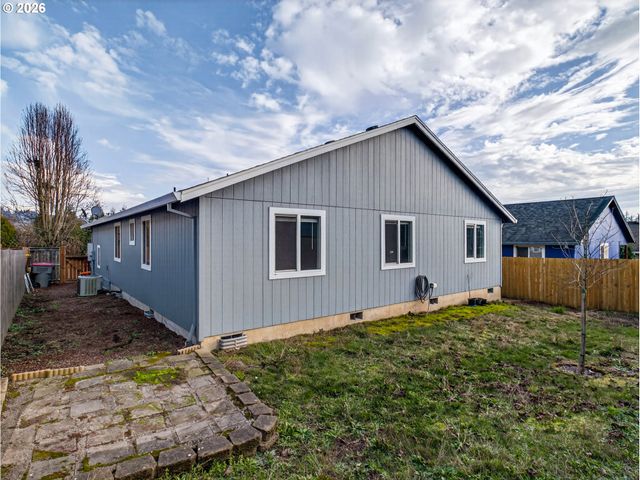 847 N DUNIWAY Rd, Lafayette, OR 97127