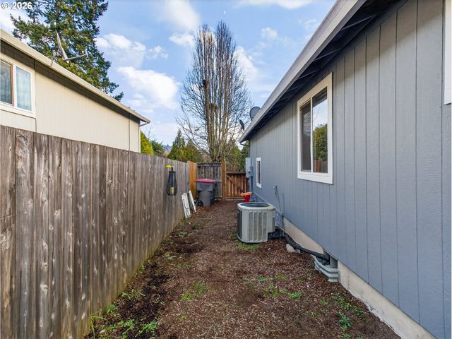 847 N DUNIWAY Rd, Lafayette, OR 97127