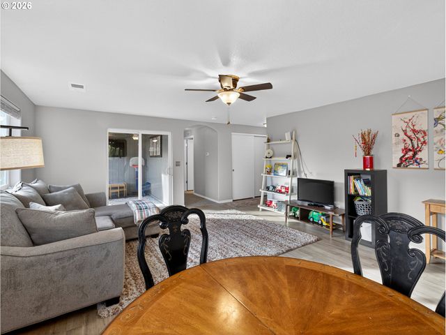 847 N DUNIWAY Rd, Lafayette, OR 97127