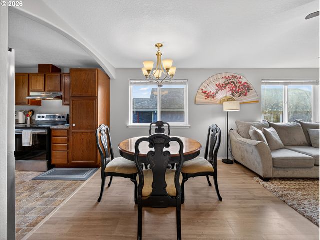 847 N DUNIWAY Rd, Lafayette, OR 97127