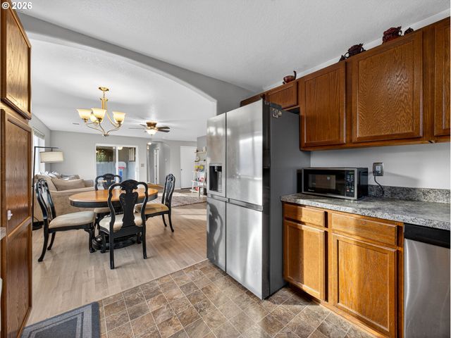 847 N DUNIWAY Rd, Lafayette, OR 97127