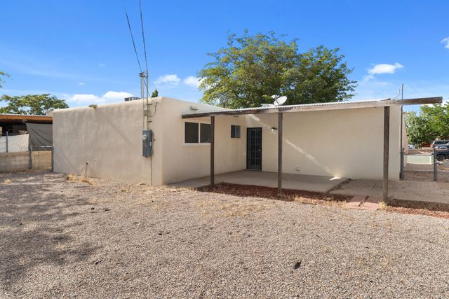 5944 Avenida La Barranca Place NW, Albuquerque, NM 87114