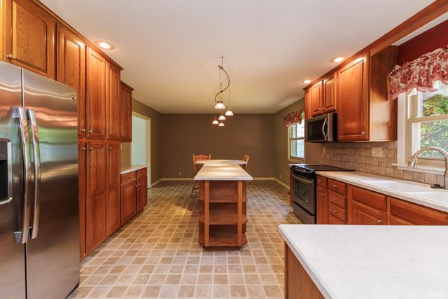 2509 W Riggin Road, Muncie, IN 47304