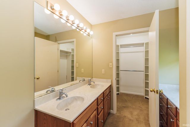 2509 W Riggin Road, Muncie, IN 47304