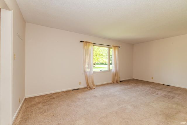 2509 W Riggin Road, Muncie, IN 47304
