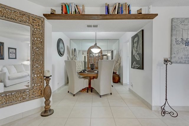 3755 Via 405, Lake Worth, FL 33467