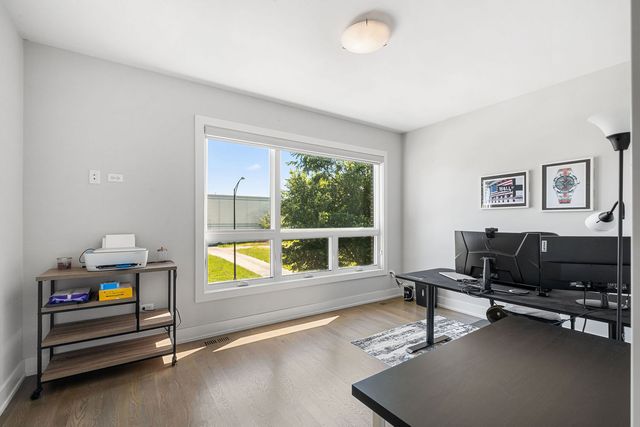 2544 W Warren Boulevard, Chicago, IL 60612