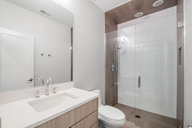 2544 W Warren Boulevard, Chicago, IL 60612