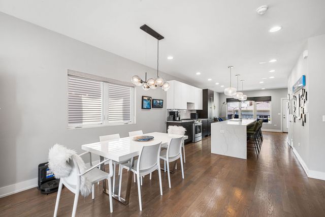2544 W Warren Boulevard, Chicago, IL 60612